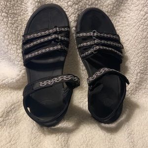 Viakix hiking sandal. Black size 9 US. Summer.